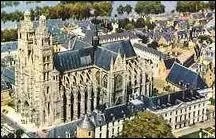 Quel est le nom de la cathdrale de Tours ?