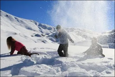 Quelle btise tous les enfants qubcois ne font-ils qu'une seule fois en hiver ?