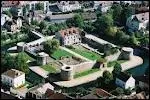 Je commence par une visite de la ville de Brie-Comte-Robert ( 77 ). Quel est le nom de ses habitants ?