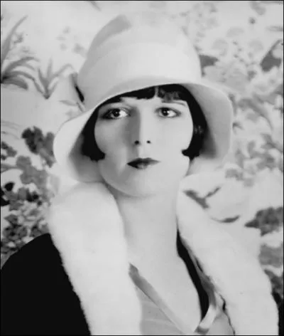  Son art est si pur qu'il en devient invisible . (Henri Langlois) Louise Brooks n'a pas jou dans :