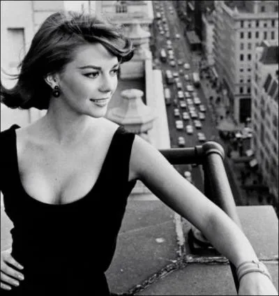  Ses bonnes manires ne dissimulaient pas un clat de dsespoir dans son regard. Ds que je l'ai vue j'ai su qu'il y avait en elle une faim insatiable . (Elia Kazan) Natalie Wood n'a pas jou dans :