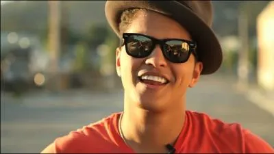 Quel clbre Bruno chante  The lazy song  ?