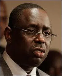 Macky Sall remporte les lections prsidentielles avec plus de 65 % des voix. Dans quel pays africain se droulaient ces lections ?