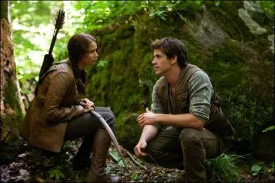 Comment s'appelle le compagnon de chasse de Katniss ?