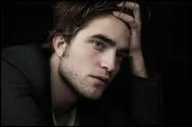 Quel est le nom complet de Robert Pattinson ?