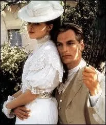 Quel est ce joli film qui fait s'aimer Julian Sands et Helena Bonham Carter ?