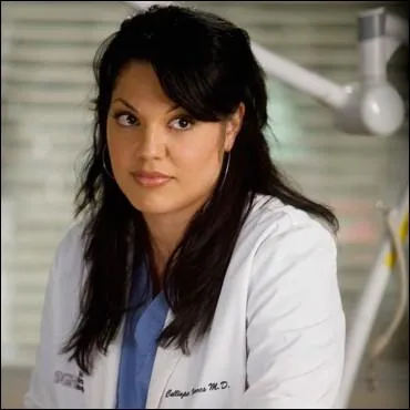 Dans l'pisode alternatif, avec qui Callie Torres a-t-elle trois enfants ?