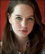 Quand est ne Anna Popplewell ?