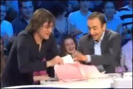 Trouvez la phrase d'Eric Zemmour au sujet de l'album de Cali... .