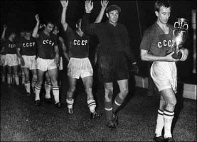 1960 : URSS-Yougoslavie 2-1 ; cela se passait  :