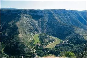 Connaissez-vous ce dpartement o le cirque de Navacelles attire 300000 visiteurs chaque anne ?