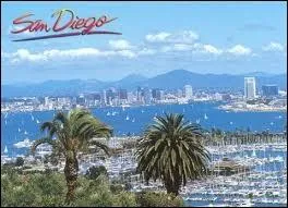 Quel rang occupe San Diego en terme de population au sein des villes californiennes ?