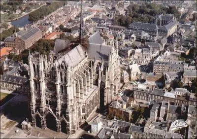 Quel est ce clbre btiment d'Amiens ?