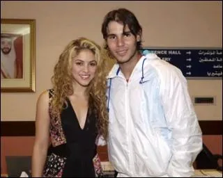 Qui est la fille reprsente avec Rafael Nadal ?