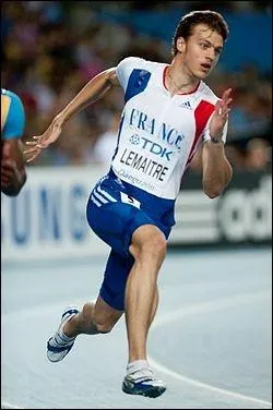 Il est rentr des JO de Londres sans rapporter de mdaille, mais il reste le recordman franais des 100m et 200m en sprint. C'est :