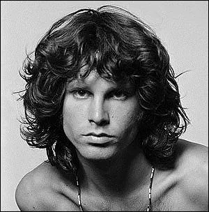 Surnomm  Lizard King , il est le leader des Doors de 1965 jusqu' sa mort prmature en 1971,  l'ge de 27 ans :