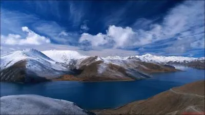 Quelle femme, en 1934, sera la premire  survoler la Cordillre des Andes en avion, et qui n'a rien  voir avec  La petite maison dans la prairie  ?