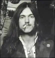 De quel clbre guitariste Lemmy a-t-il t jadis le roadie ?