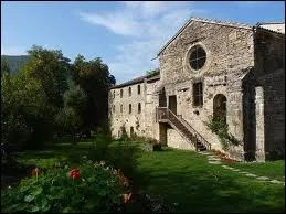 Quel nom donne-t-on aux habitants du village d'Aix-en-Diois ?