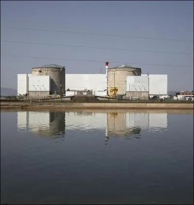 En quelle anne la centrale nuclaire de Fessenheim, selon les voeux du Prsident Franois Hollande, devra-t-elle fermer ?