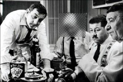 Tout le monde a reconnu une scne des   Tontons Flingueurs  ... . .