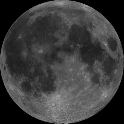 Histoire de majuscules. La lune brille pour tout le monde. Les effets de marée de la Lune sur la Terre ralentissent la rotation de notre planète bleue. Combien d'erreurs comptez-vous ?