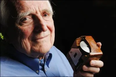 En 1963, Douglas Engelbart invente la souris. Quel nom lui donne-t-il ?