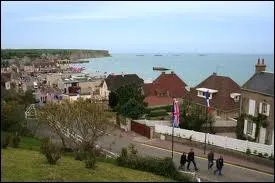 Notre parcours dans le Calvados commence par la ville d'Arromanches-les-Bains. Ses habitants portent le nom de ...