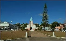 Je commence par la commune de Bourail. Quel est le nom de ses habitants ?