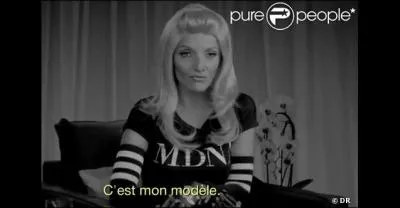 Femme humoriste préférée des Français d'après un sondage, elle a collaboré avec Laurent Ruquier. Elle vient de remplir Bercy pendant cinq jours.