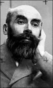 Comment Landru condamn  mort en 1921 pour avoir tu 11 personnes a-t-il t surnomm ?