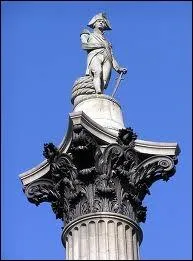 Sur quelle place de Londres peut-on voir la statue du vice-amiral Nelson ?