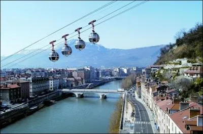 Grenoble est la prfecture de l'Isre... dans quelle rgion ?