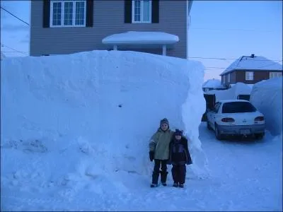 Comment appelle-t-on au Qubec ces montagnes de neige ?