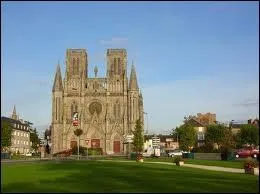 Je commence par une visite de la ville d'Avranches o les habitants se nomment les ... ( Attention  l'orthographe ).