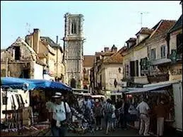 Je commence par une balade dans la ville de Clamecy, o les habitants se nomment les ...