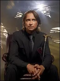 Quel est le mtier de Mr. Gold ?