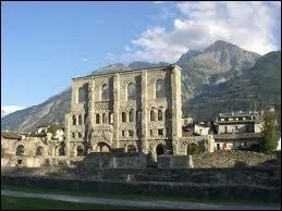 Situe au pied des Alpes, cette ville est clbre pour les Ruines de son Temple Romain. Quel est son nom ?