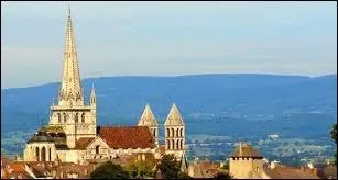 Je commence par une visite de la ville d'Autun, o les habitants se nomment les ...