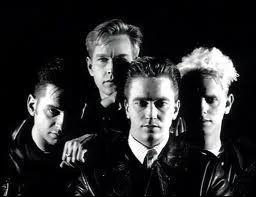 Quel groupe enregistre  Enjoy The Silence  en 1990 ?