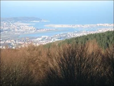 Dans quelle baie dbouche l'estuaire de la Bidassoa ?