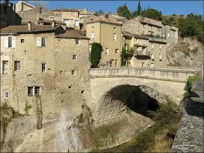 Dans quel dpartement se situe la ville de Vaison-la-Romaine ?