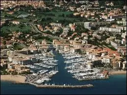 O se situe la ville de Frjus et son port Romain ?