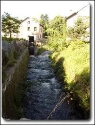 La Combeaut est une rivire qui couledes Vosges et de la Haute-Marne ( 52 ) dans les dpartements Lorrain et Franc-Comtois ...