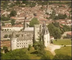 Associez la ville de La Rochefoucauld  sa rgion.