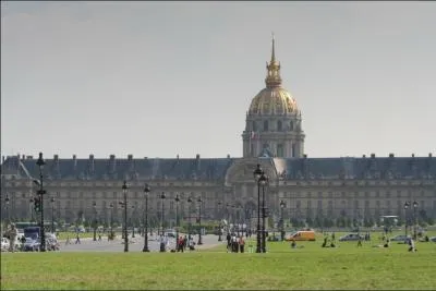 Ce lieu avait pour vocation d'accueillir les soldats hors d'tat de servir ou trop gs. Depuis 1905, ce somptueux monument abrite le muse de la Guerre.