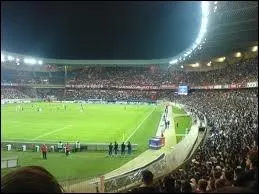 Comment s'appelle le stade du PSG ?