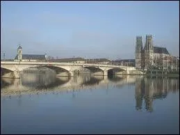 Voici la ville de Pont--Mousson. Quelle est sa rgion ?