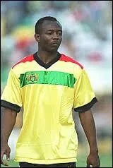 N en 1964  Dom au Ghana et ancien footballeur ghanen, il fut l'un des meilleurs joueurs africains au dbut des annes 1990, remportant notamment trois ballons d'or africain (1991, 1992 , 1993)