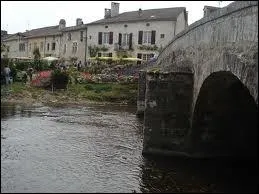 Quel dpartement de la rgion Aquitaine est arros par la Cle ?